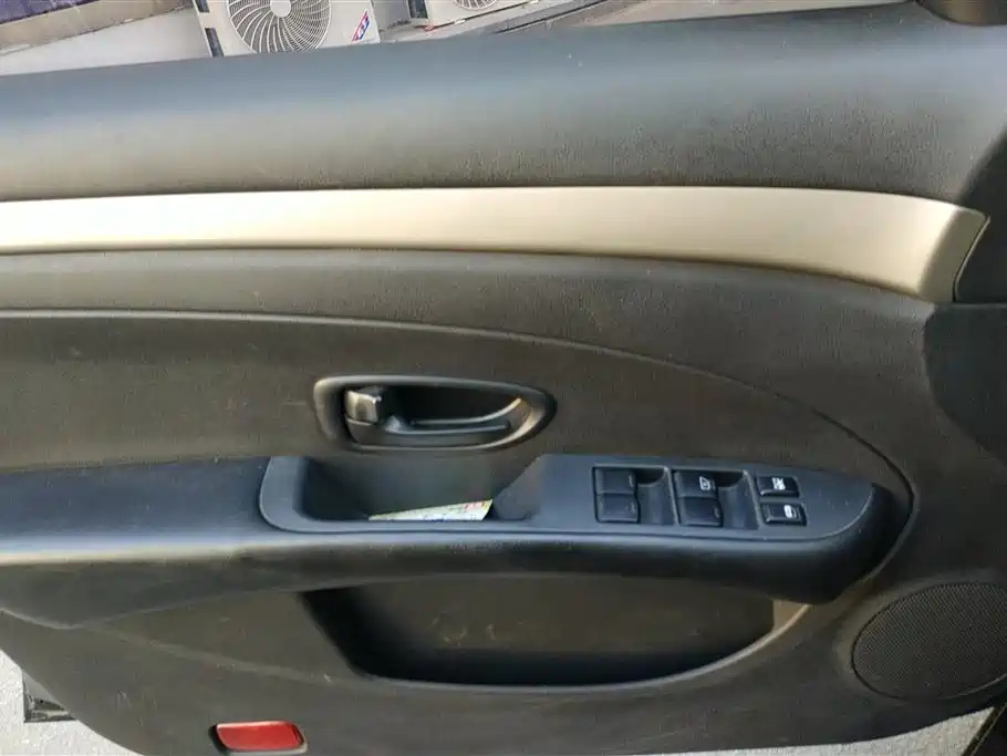 NISSAN SYLPHY 2018