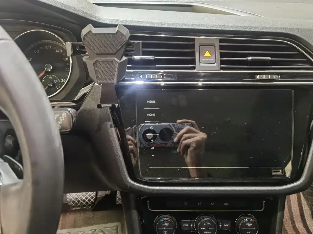 VOLKSWAGEN TIGUAN L 2021