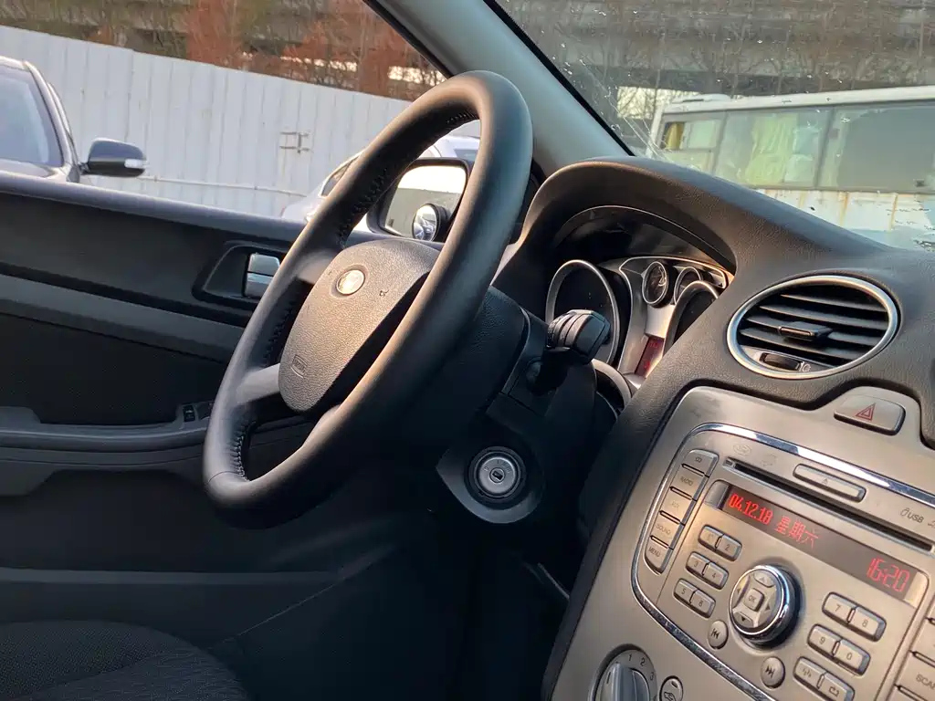 FORD FOCUS 2011