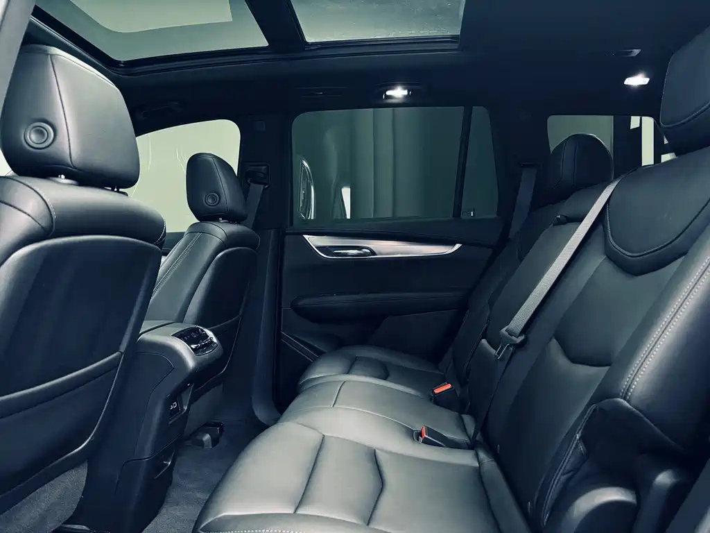 CADILLAC XT6 2021