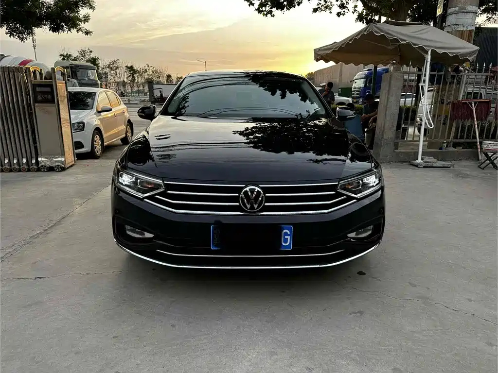 VOLKSWAGEN MAGOTAN 2022