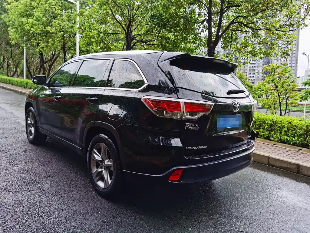 TOYOTA HIGHLANDER 2017