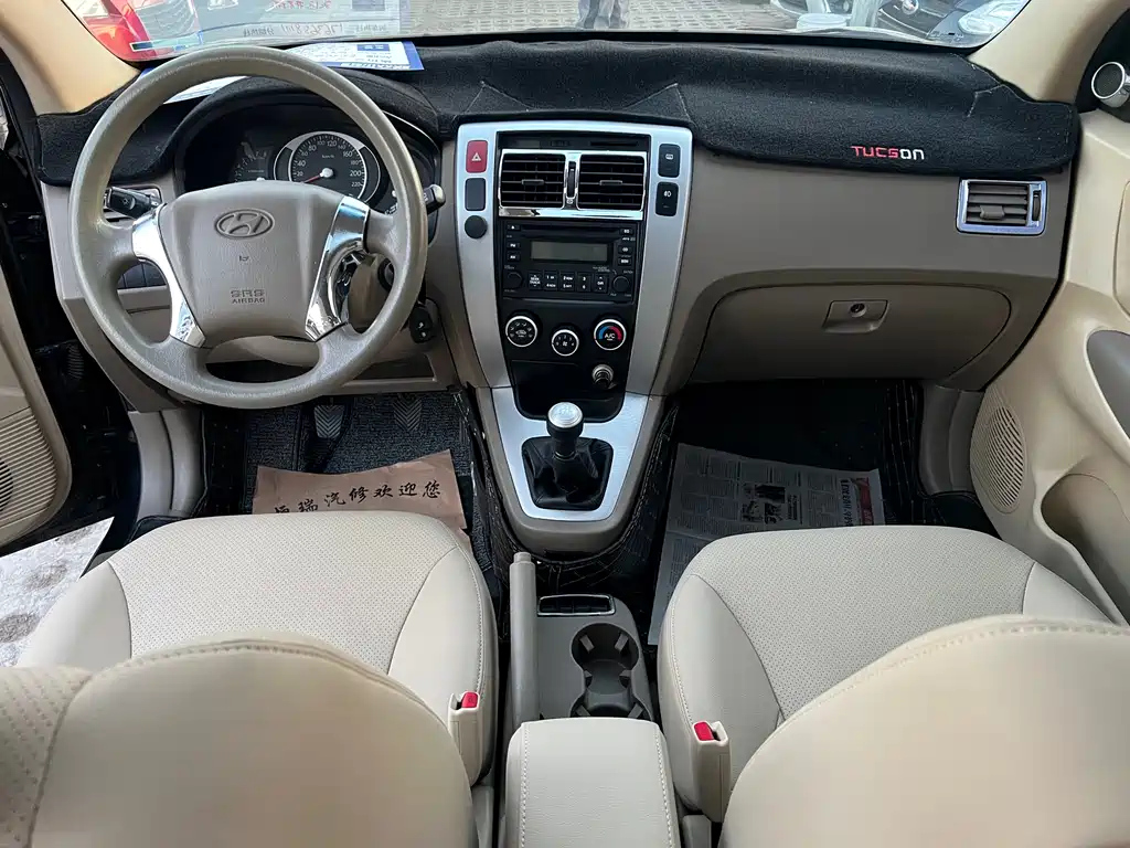 HYUNDAI TUCSON 2011