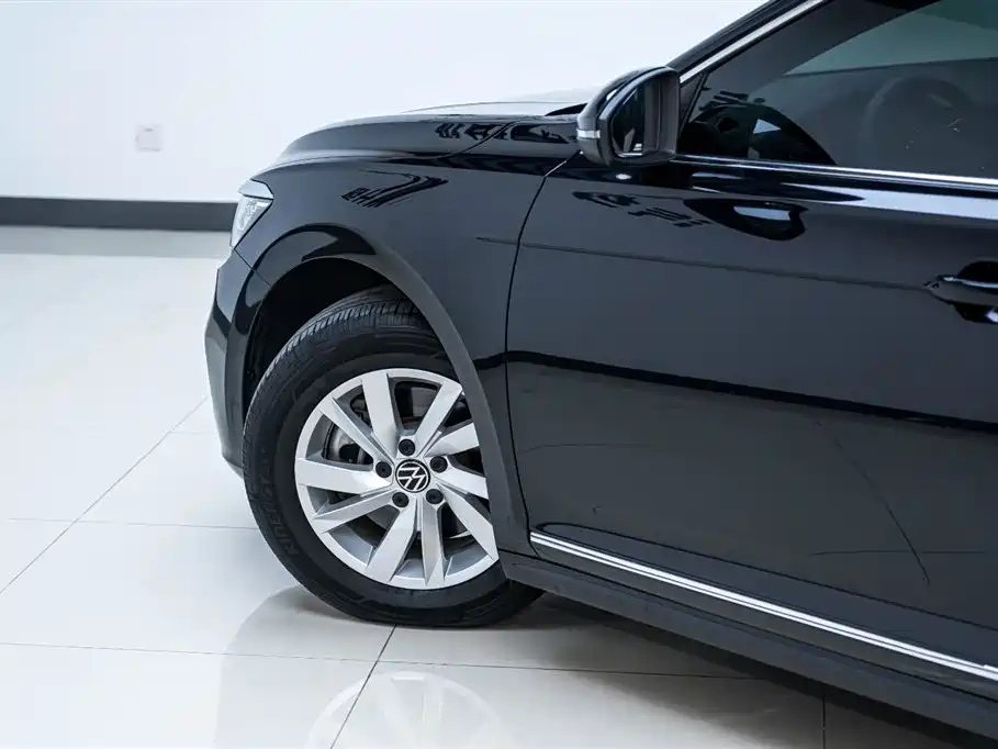 VOLKSWAGEN PASSAT 2022