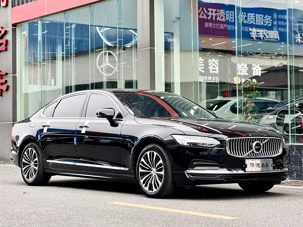 VOLVO S90 2022