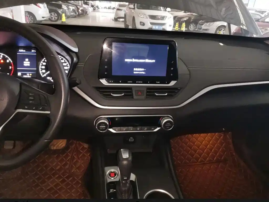 NISSAN TEANA 2020