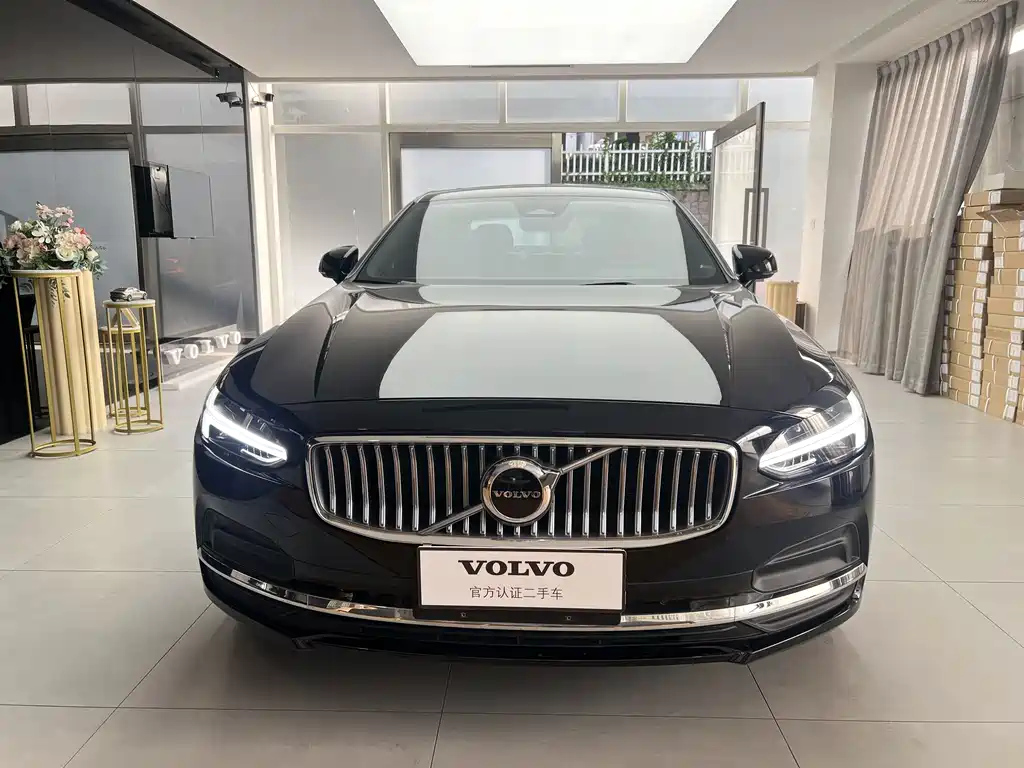 VOLVO S90 2022