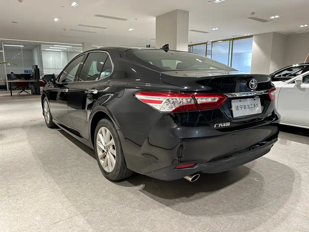 TOYOTA CAMRY 2021