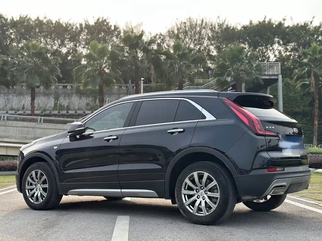 CADILLAC XT4 2021