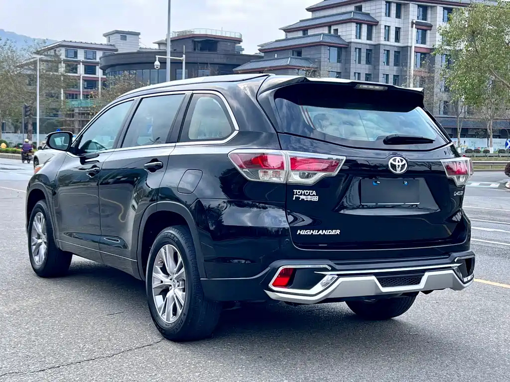 TOYOTA HIGHLANDER 2016