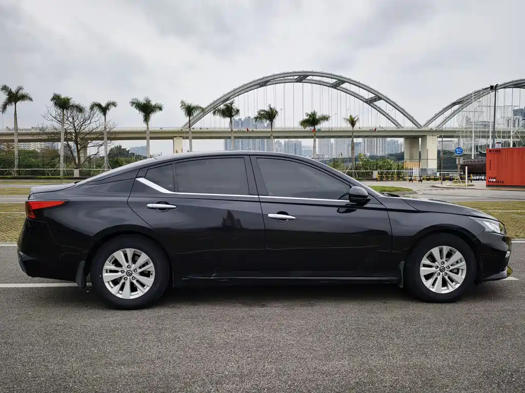 NISSAN TEANA 2019