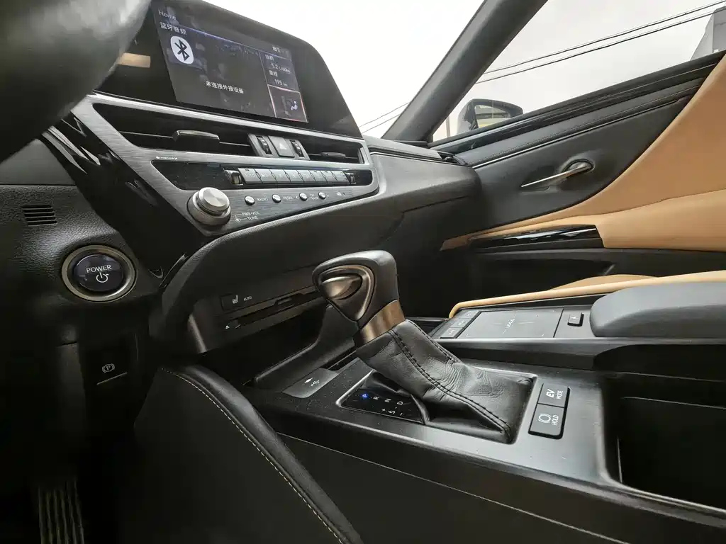 LEXUS ES 2021