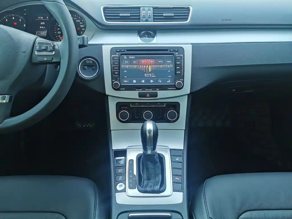 VOLKSWAGEN MAGOTAN 2016