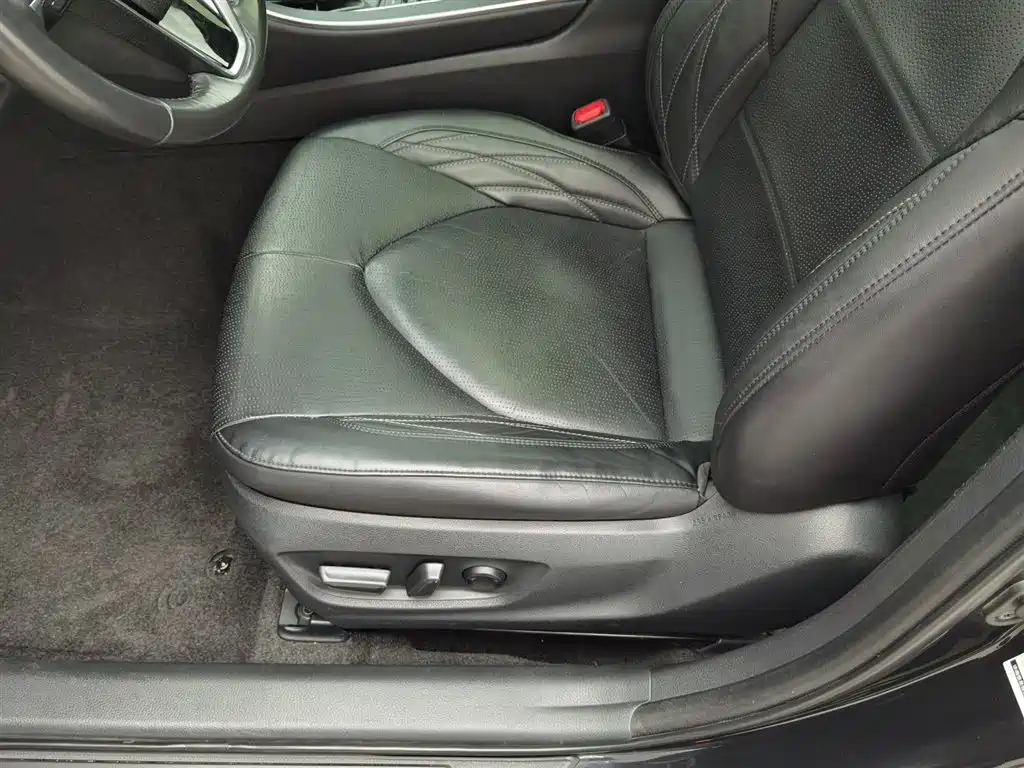 TOYOTA AVALON 2019