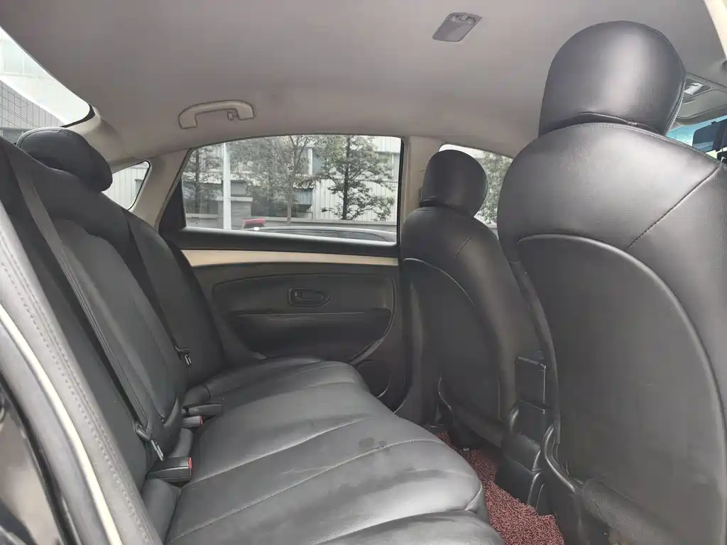 NISSAN SYLPHY 2016
