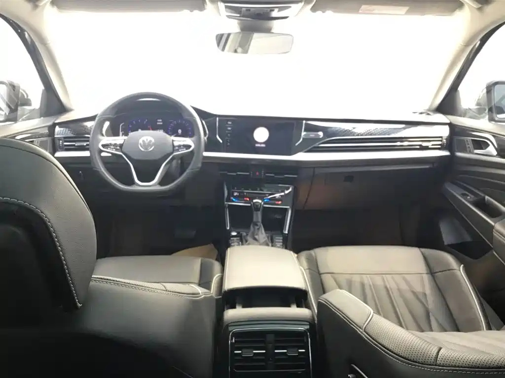 VOLKSWAGEN PASSAT 2022