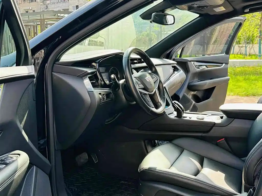 CADILLAC XT5 2021