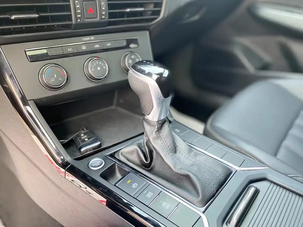 VOLKSWAGEN PASSAT 2021