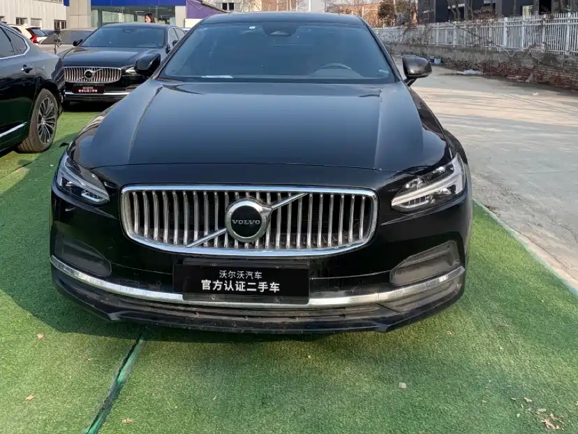 VOLVO S90 2022