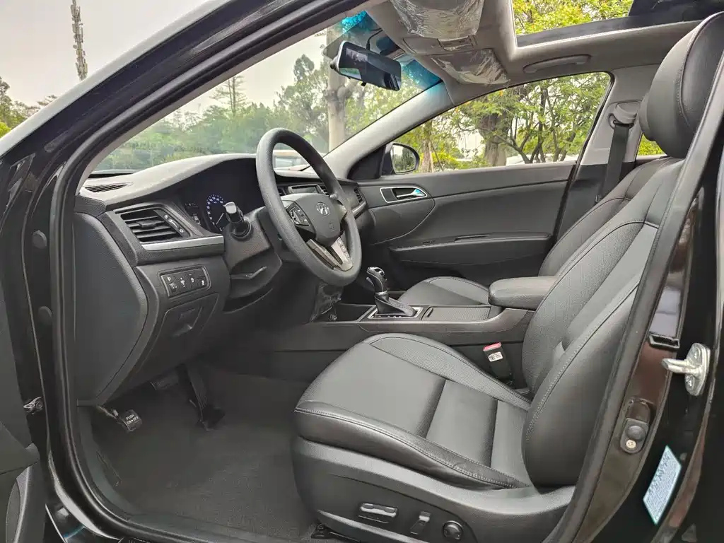 HYUNDAI MISTRA 2020