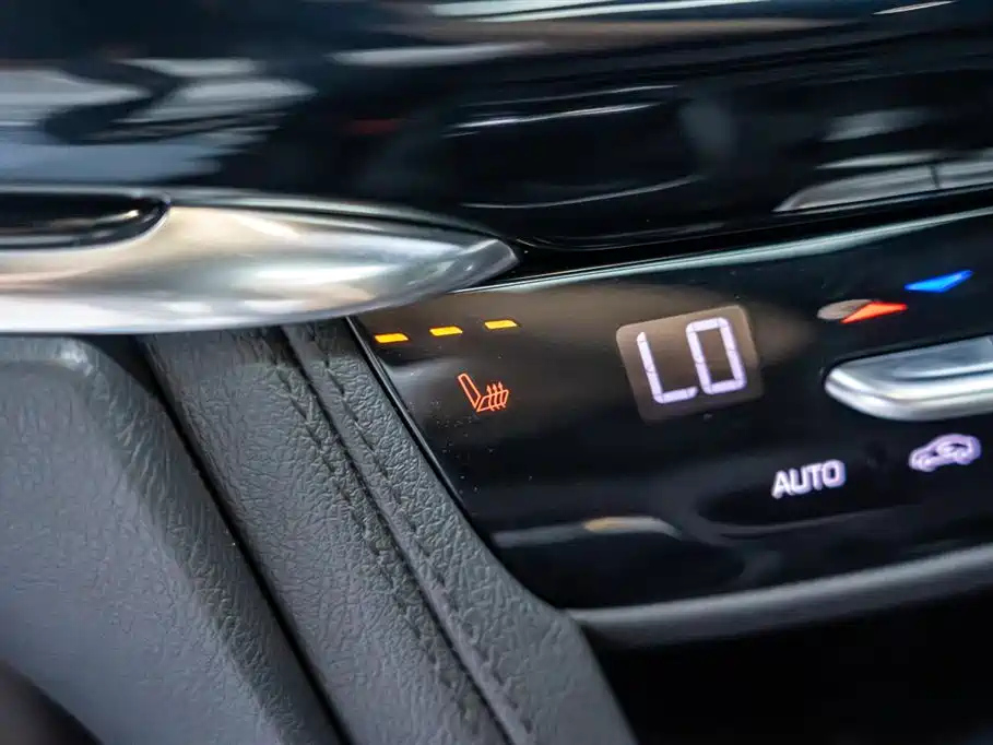 CADILLAC XT6 2021