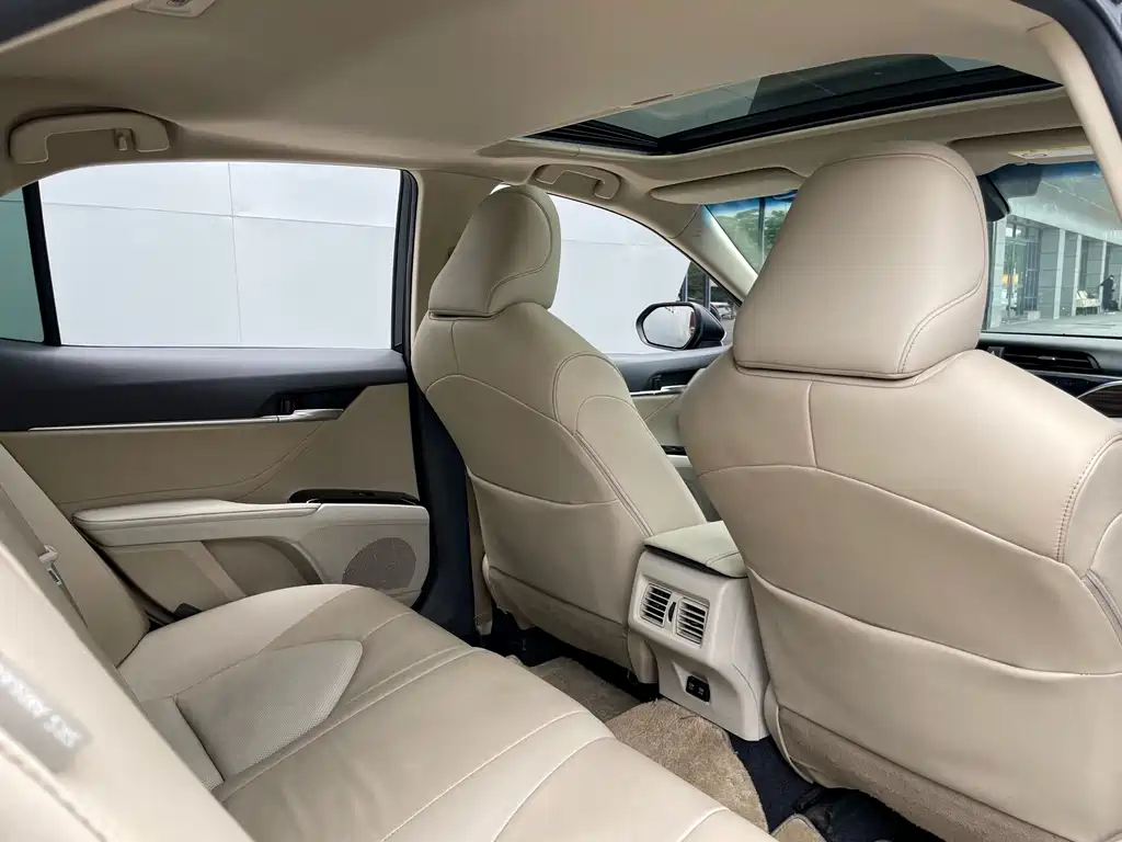 TOYOTA CAMRY 2018