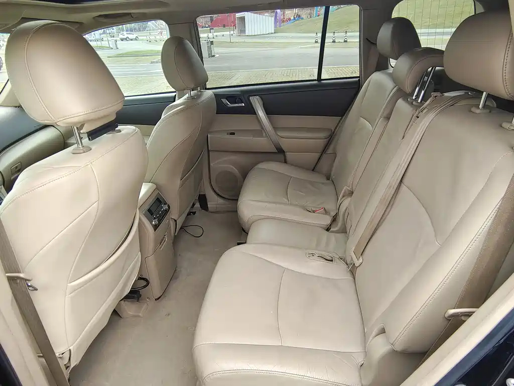 TOYOTA HIGHLANDER 2014