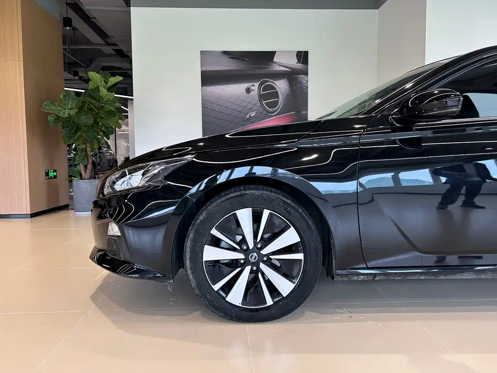 NISSAN TEANA 2021