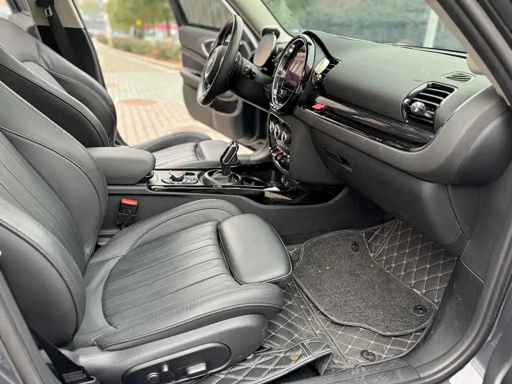 MINI CLUBMAN 2021