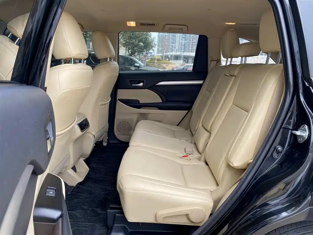 TOYOTA HIGHLANDER 2018