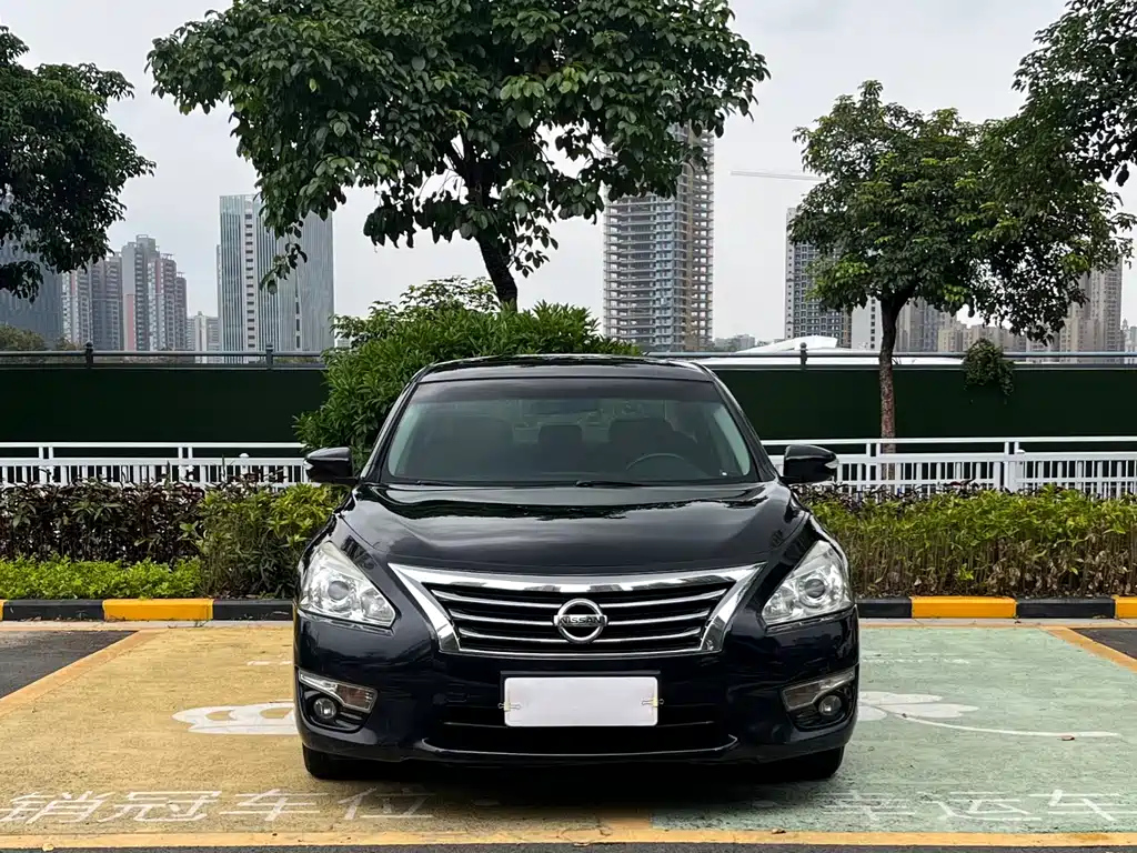 NISSAN TEANA 2015