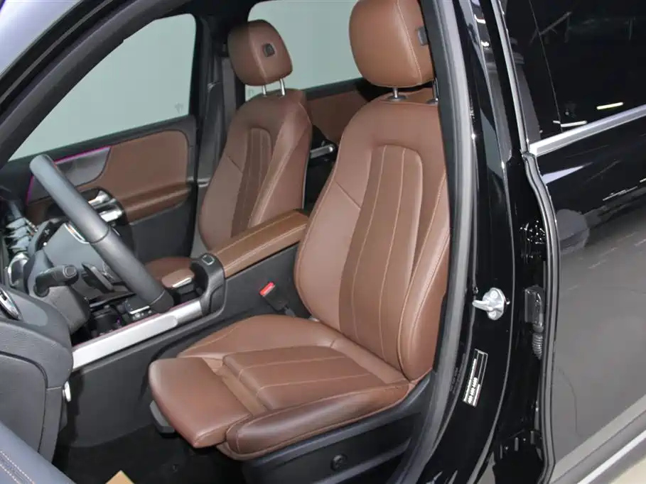 MERCEDES BENZ GLB 2023