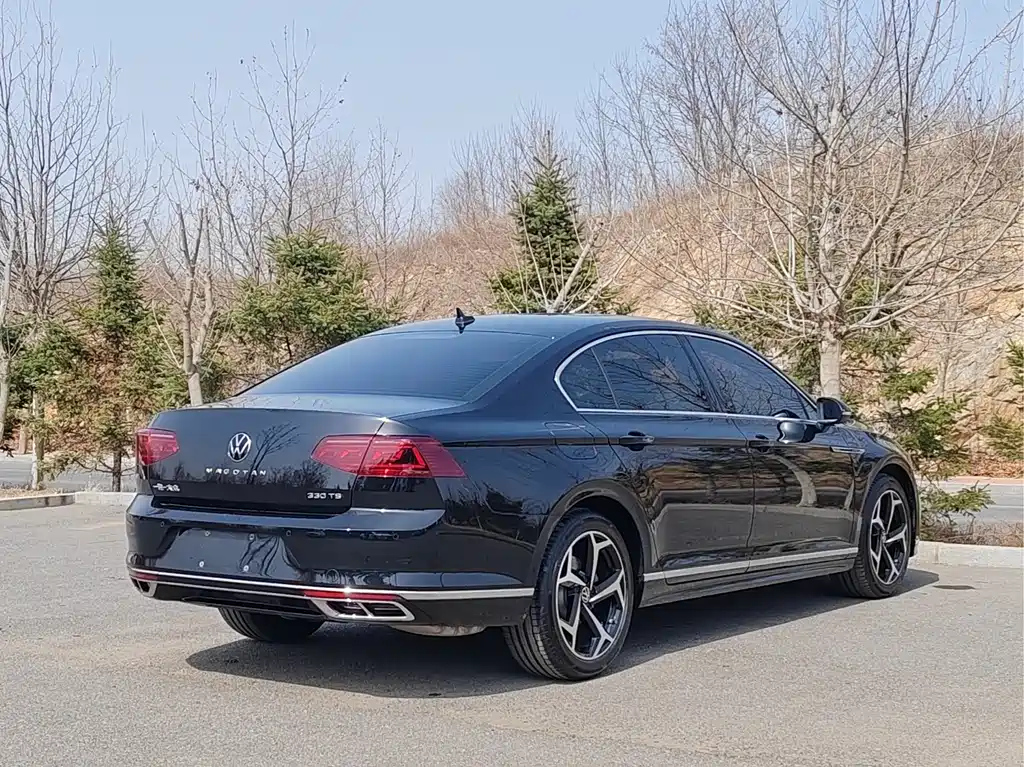 VOLKSWAGEN MAGOTAN 2023