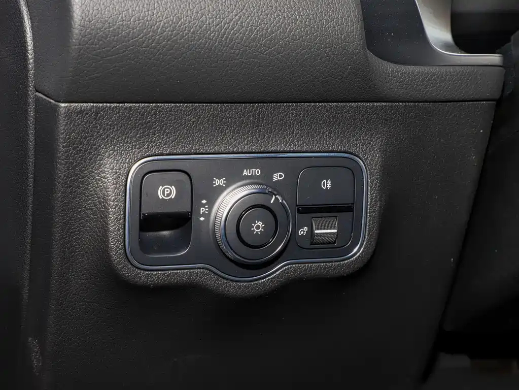 MERCEDES BENZ GLB 2021