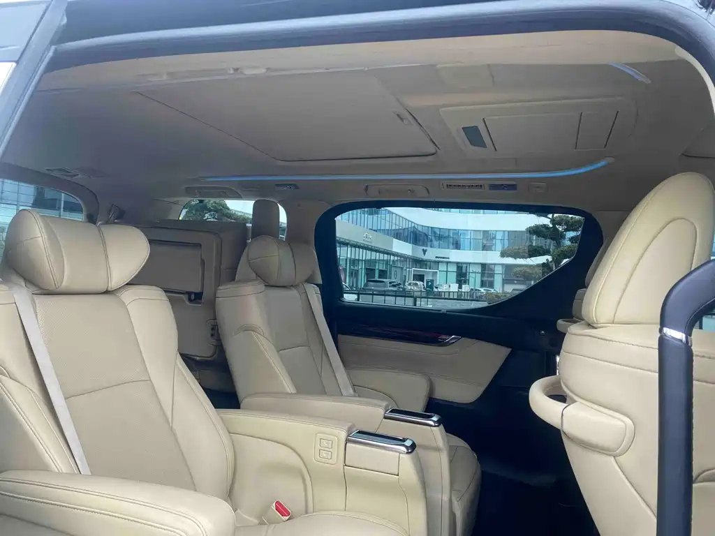 TOYOTA ALPHARD 2018