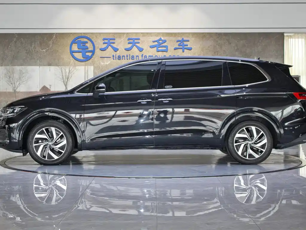 VOLKSWAGEN VILORAN 2022