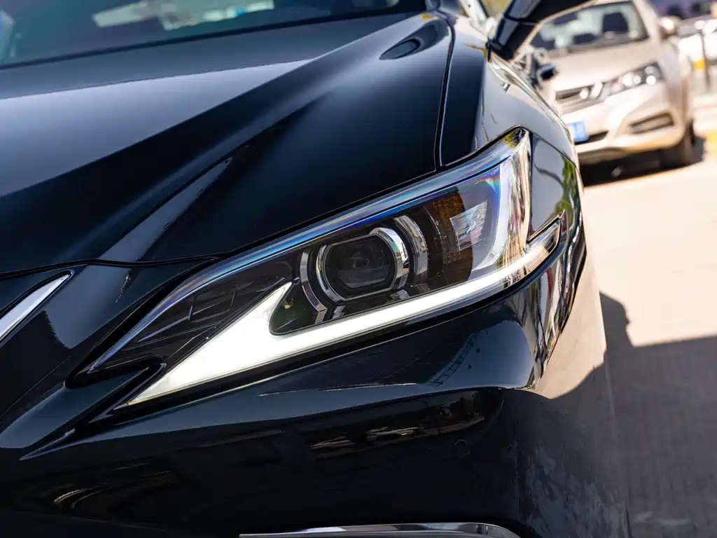 LEXUS ES 2024
