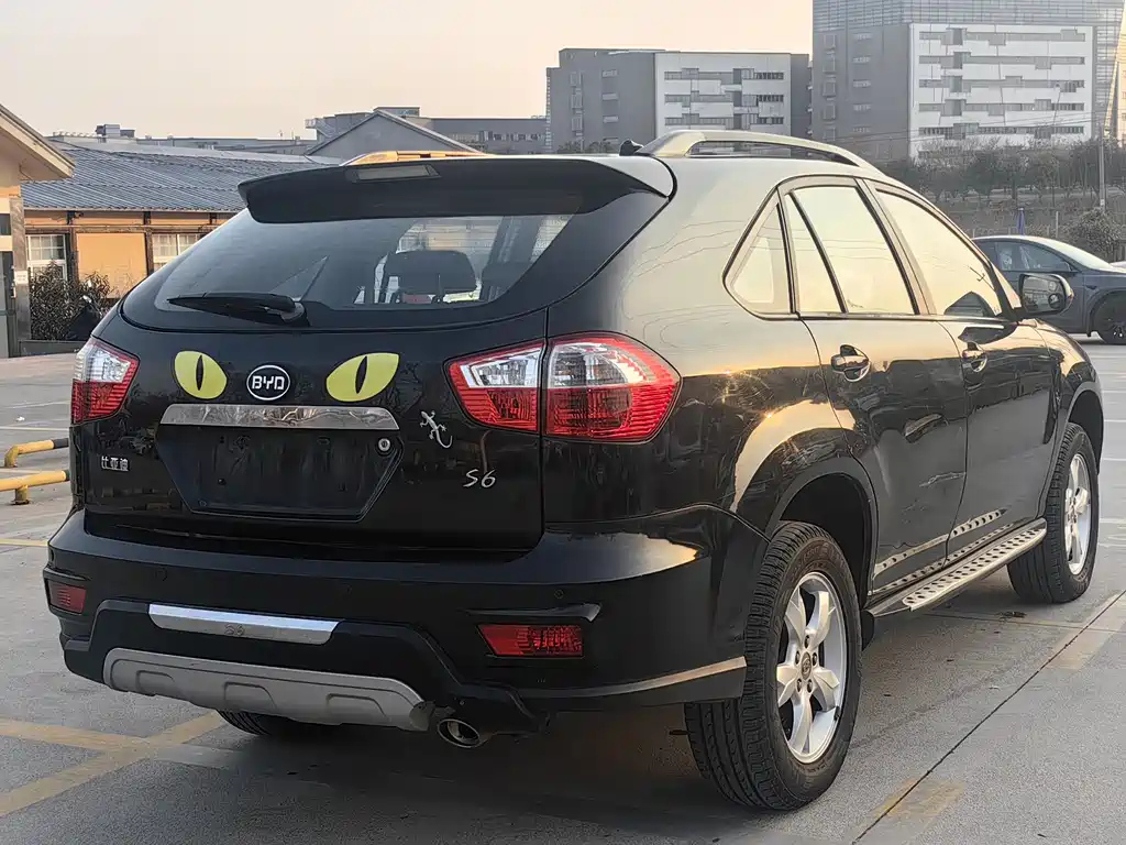 BYD S6 2013