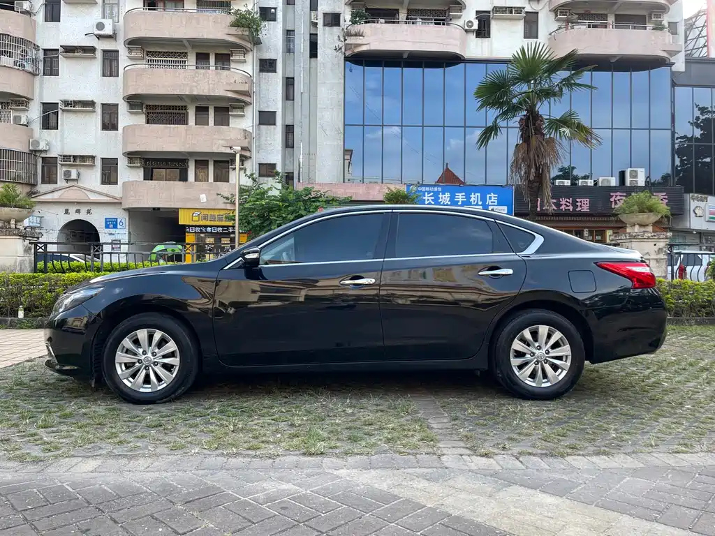 NISSAN TEANA 2019
