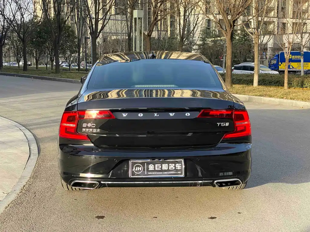 VOLVO S90 2019
