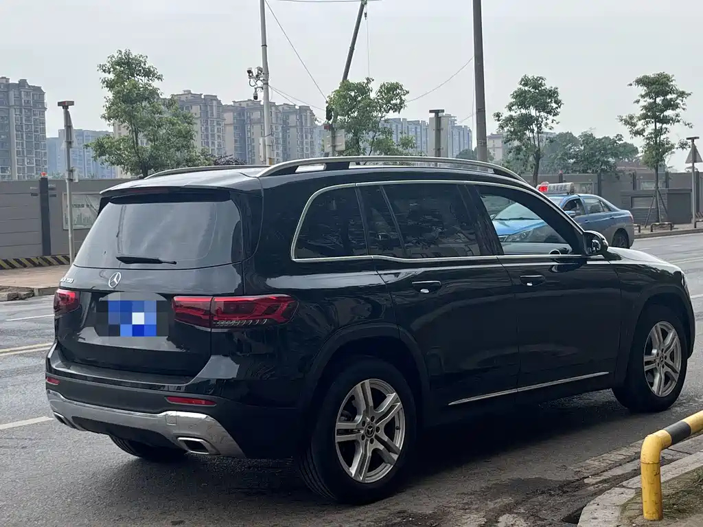 MERCEDES BENZ GLB 2023