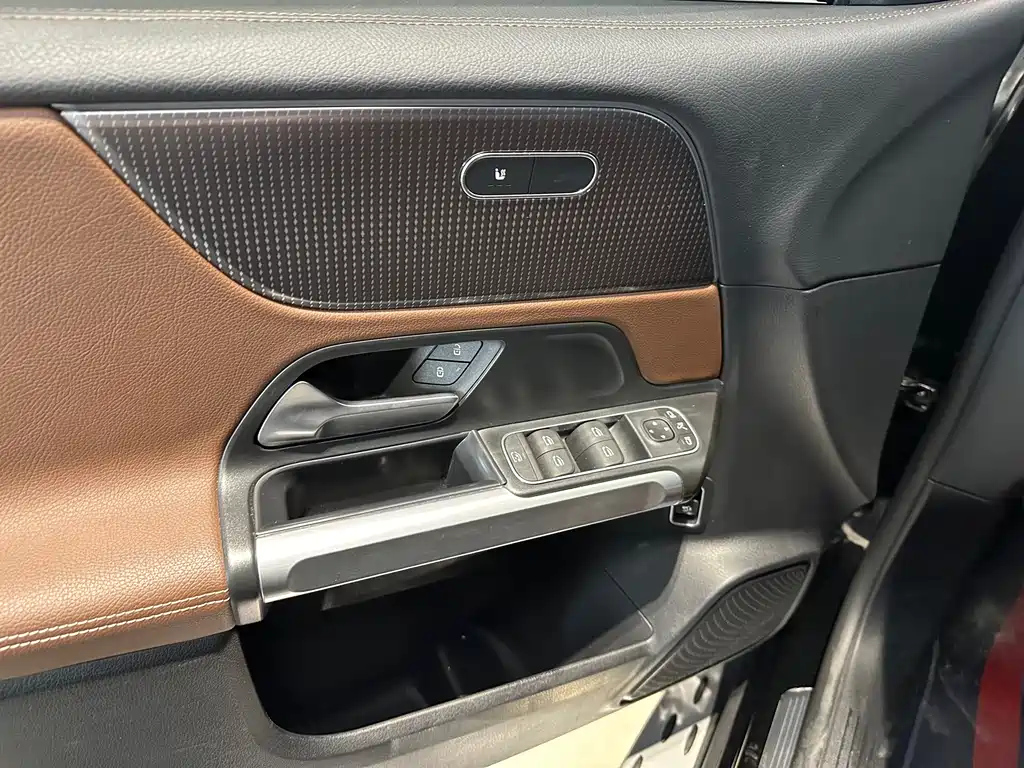 MERCEDES BENZ GLB 2022