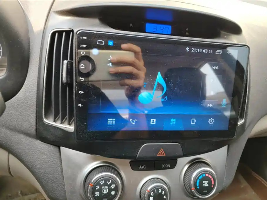 HYUNDAI CELESTA 2011