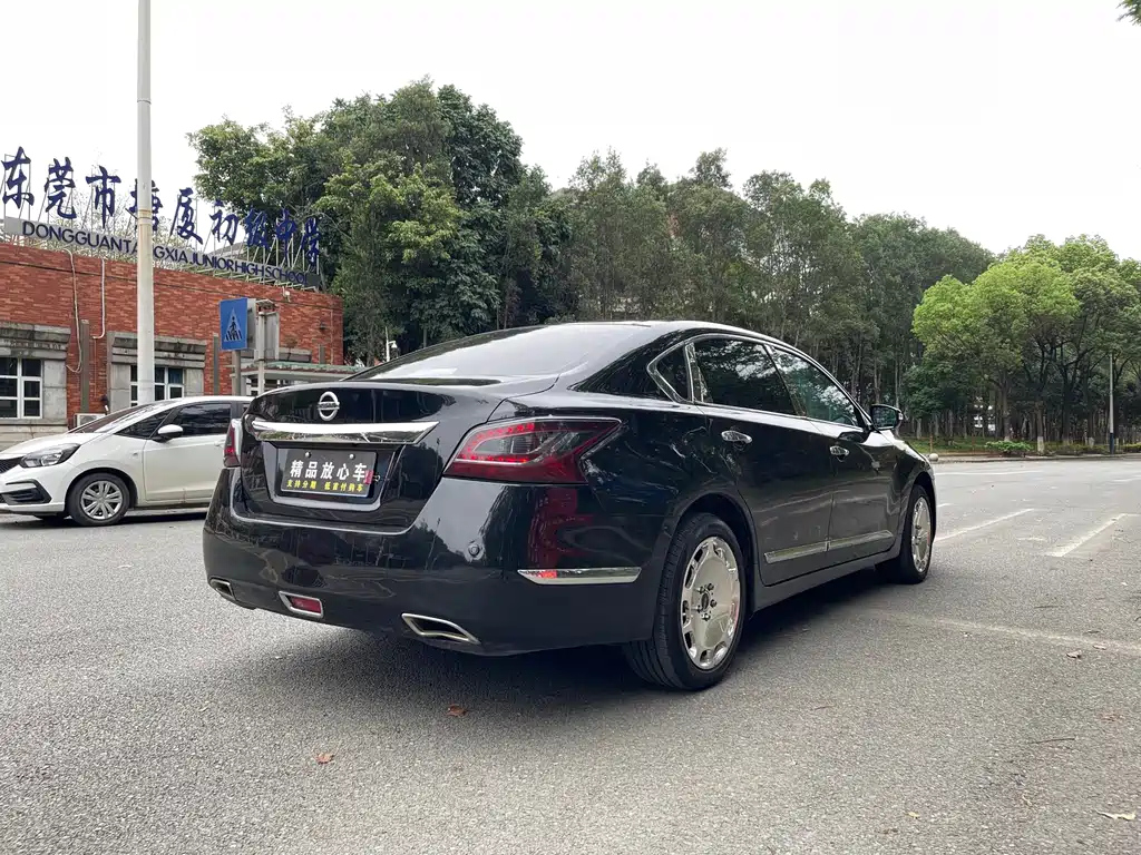 NISSAN TEANA 2015