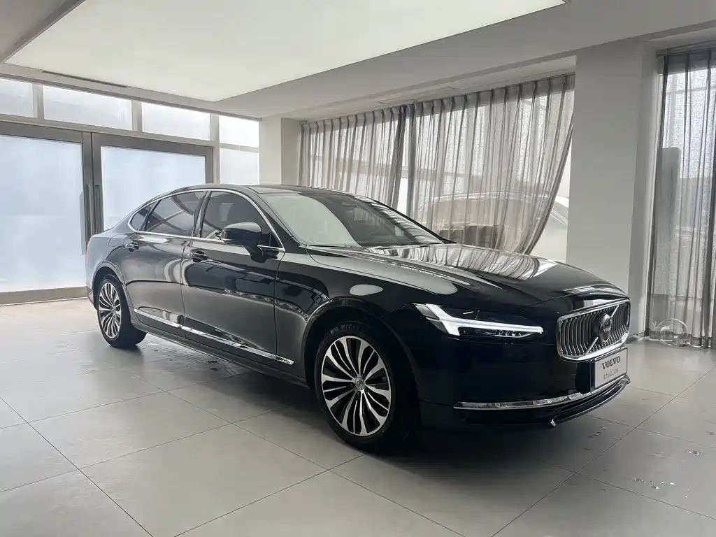 VOLVO S90 2024
