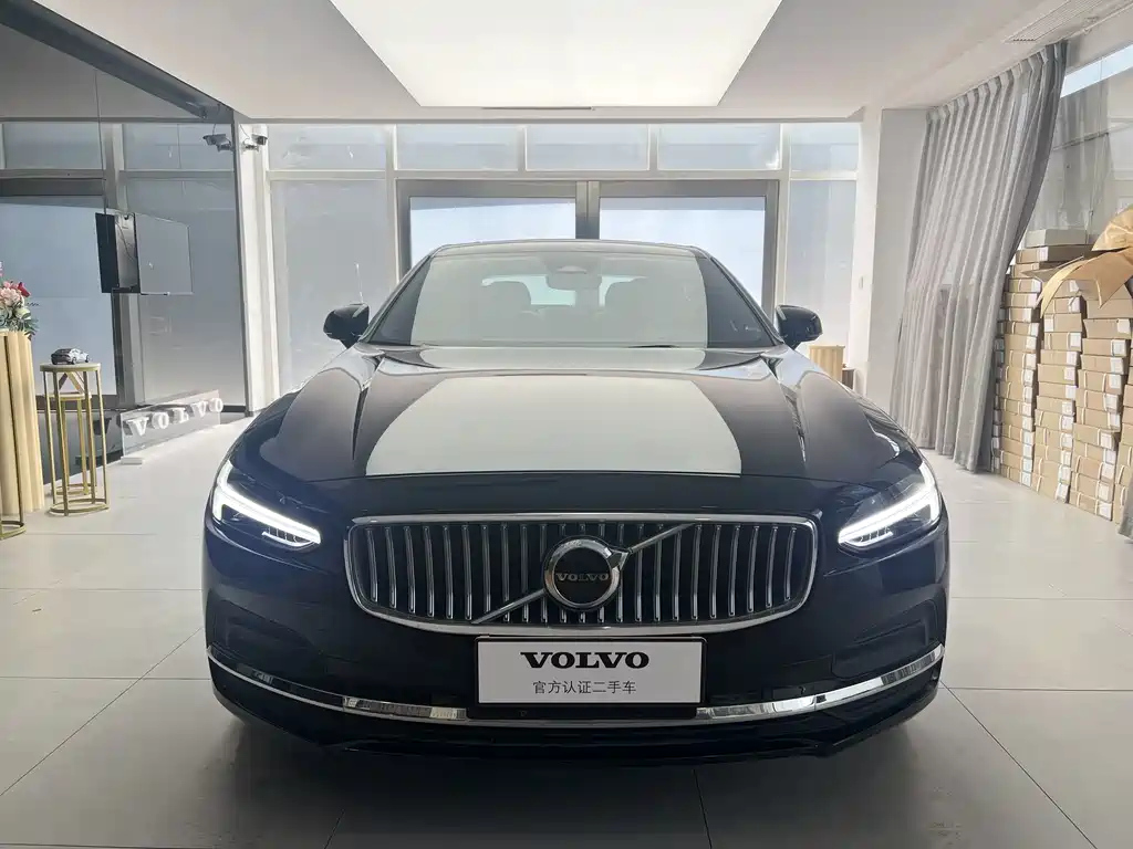 VOLVO S90 2022