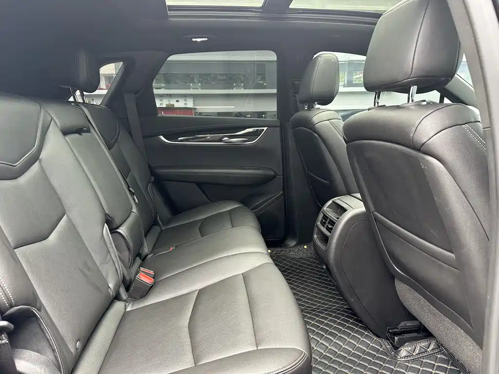 CADILLAC XT5 2021