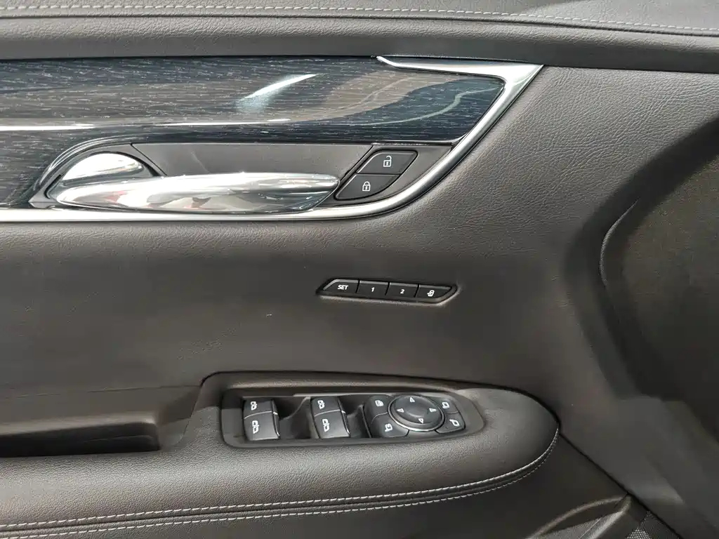 CADILLAC XT5 2021
