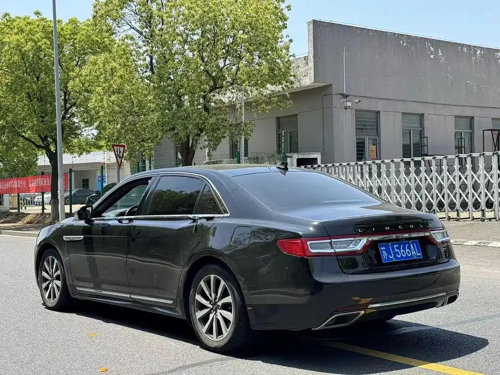 LINCOLN CONTINENTAL 2020