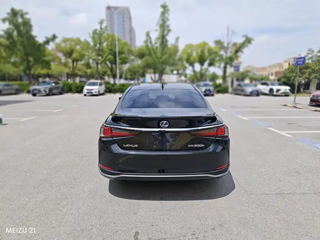 LEXUS ES 2021